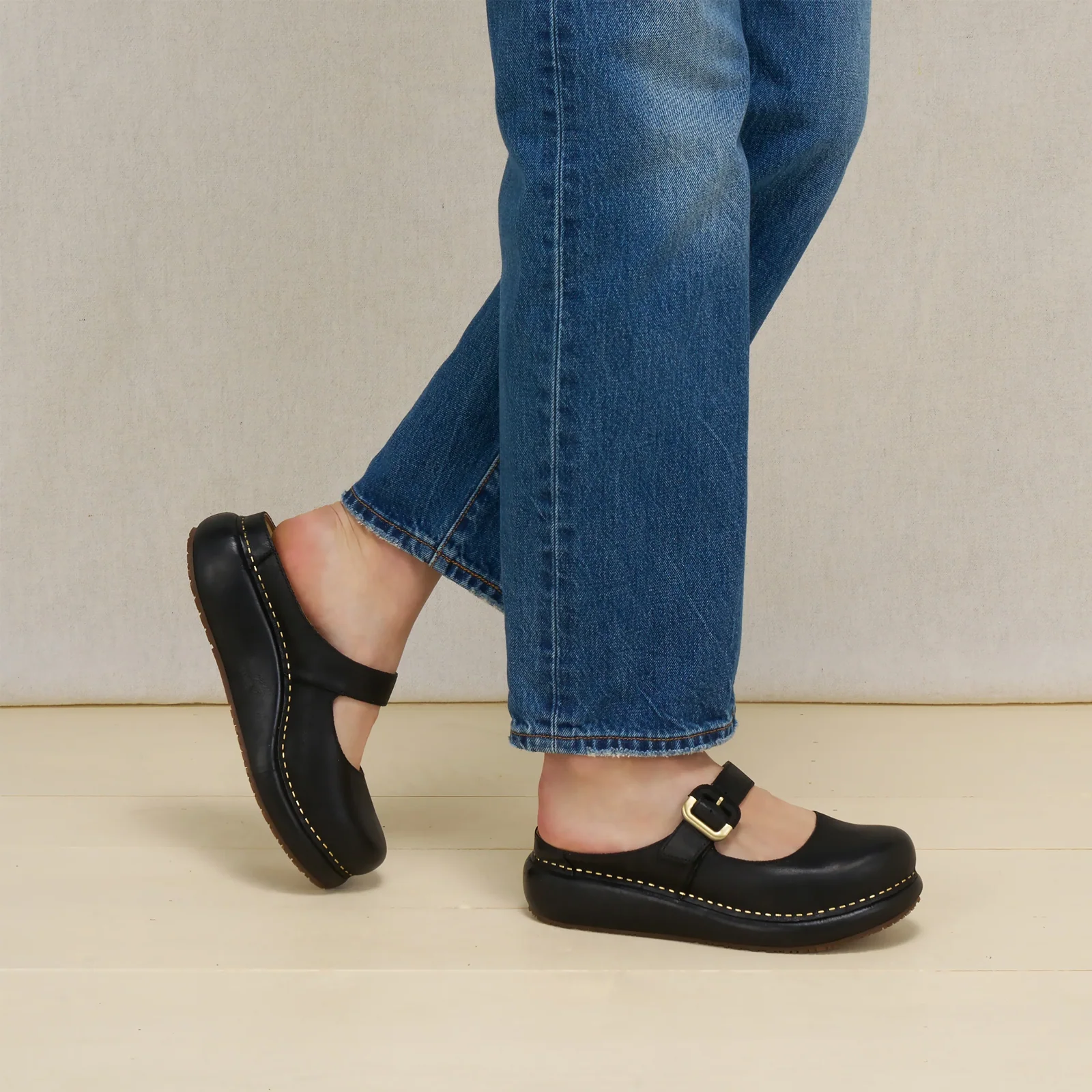 Dansko Kimberly Clog (Women) - Black Leather - Image 7
