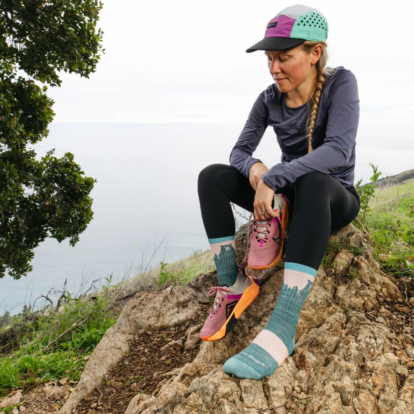 Darn Tough Bear Town Lightweight Cushion Micro Crew Sock (Women) - Quartz - Image 4