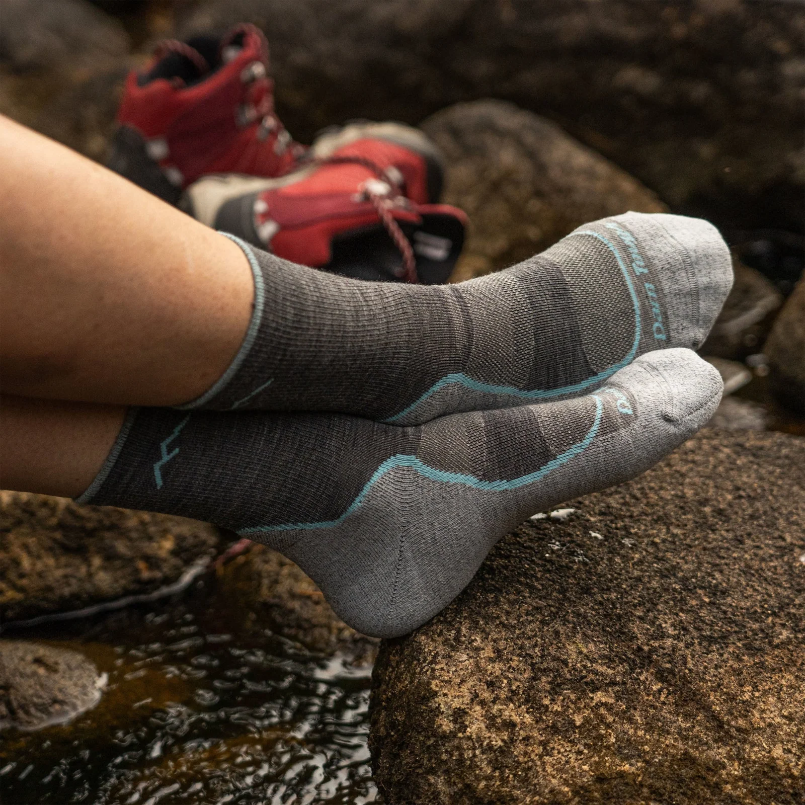 Darn Tough Light Hiker Lightweight Micro Crew Sock with Cushion (Women) - Slate - Image 5