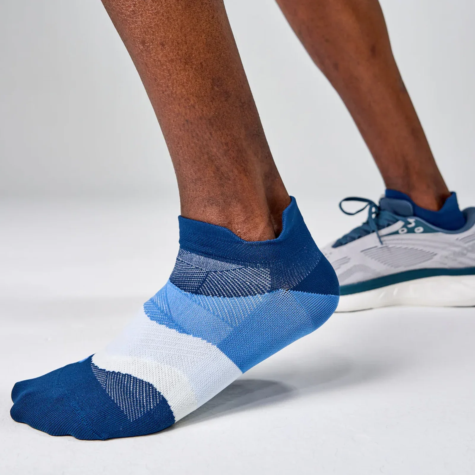 Feetures Elite Ultra Light No Show Tab Sock (Unisex) - Blue Wave - Image 3