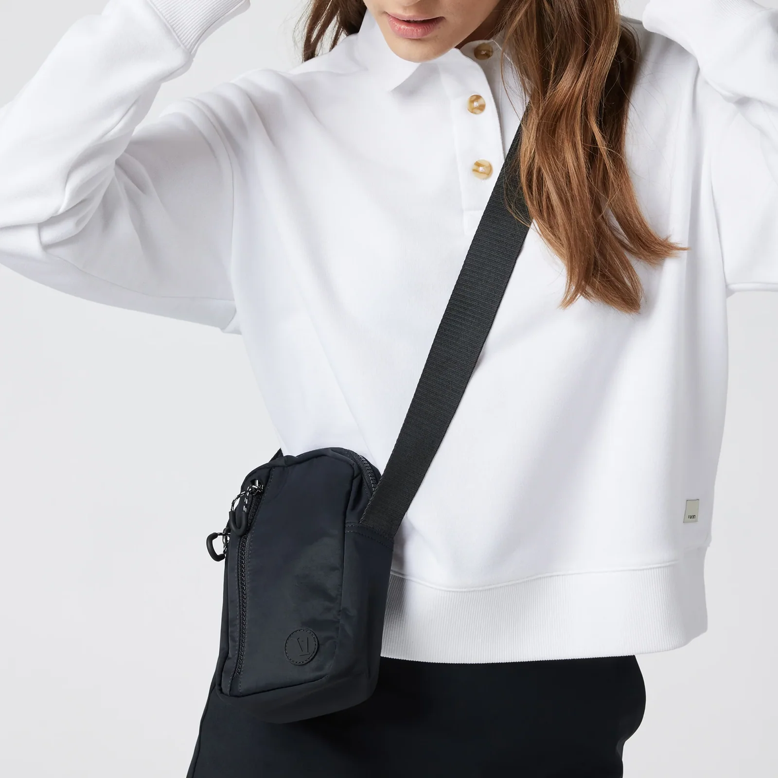 Vuori All Around Crossbody Bag - Black - Image 3