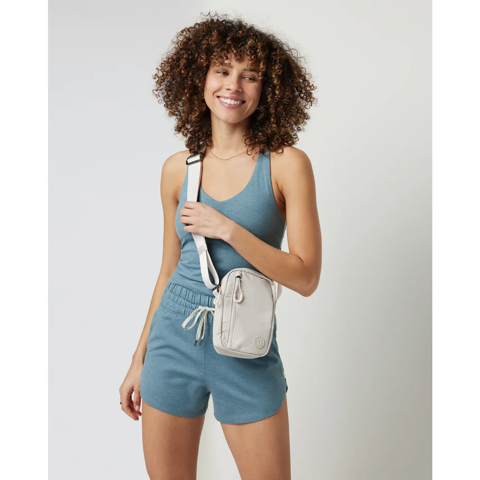 Vuori All Around Crossbody Bag - Ecru - Image 4