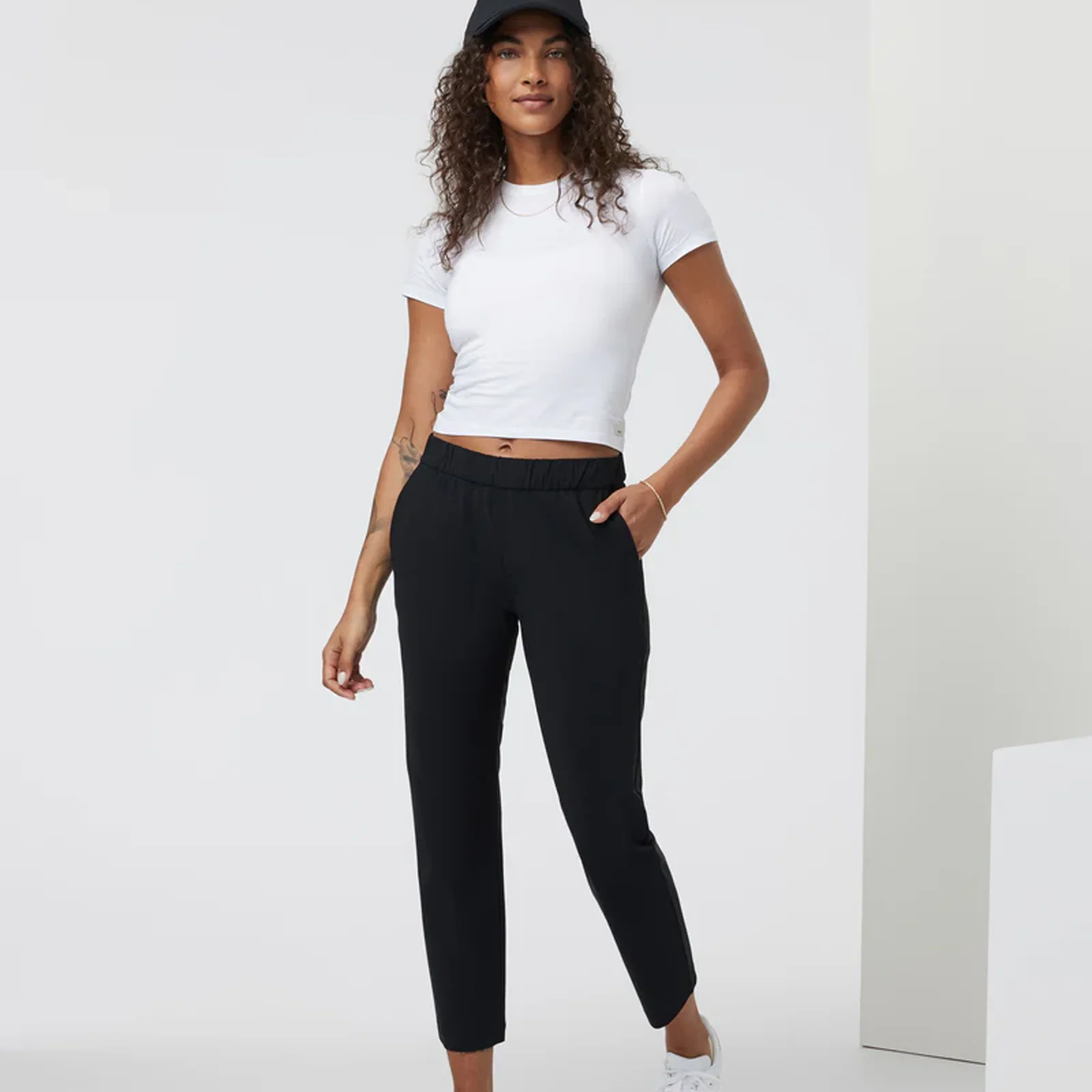 Vuori Miles Ankle Pant (Women) - Black - Image 4