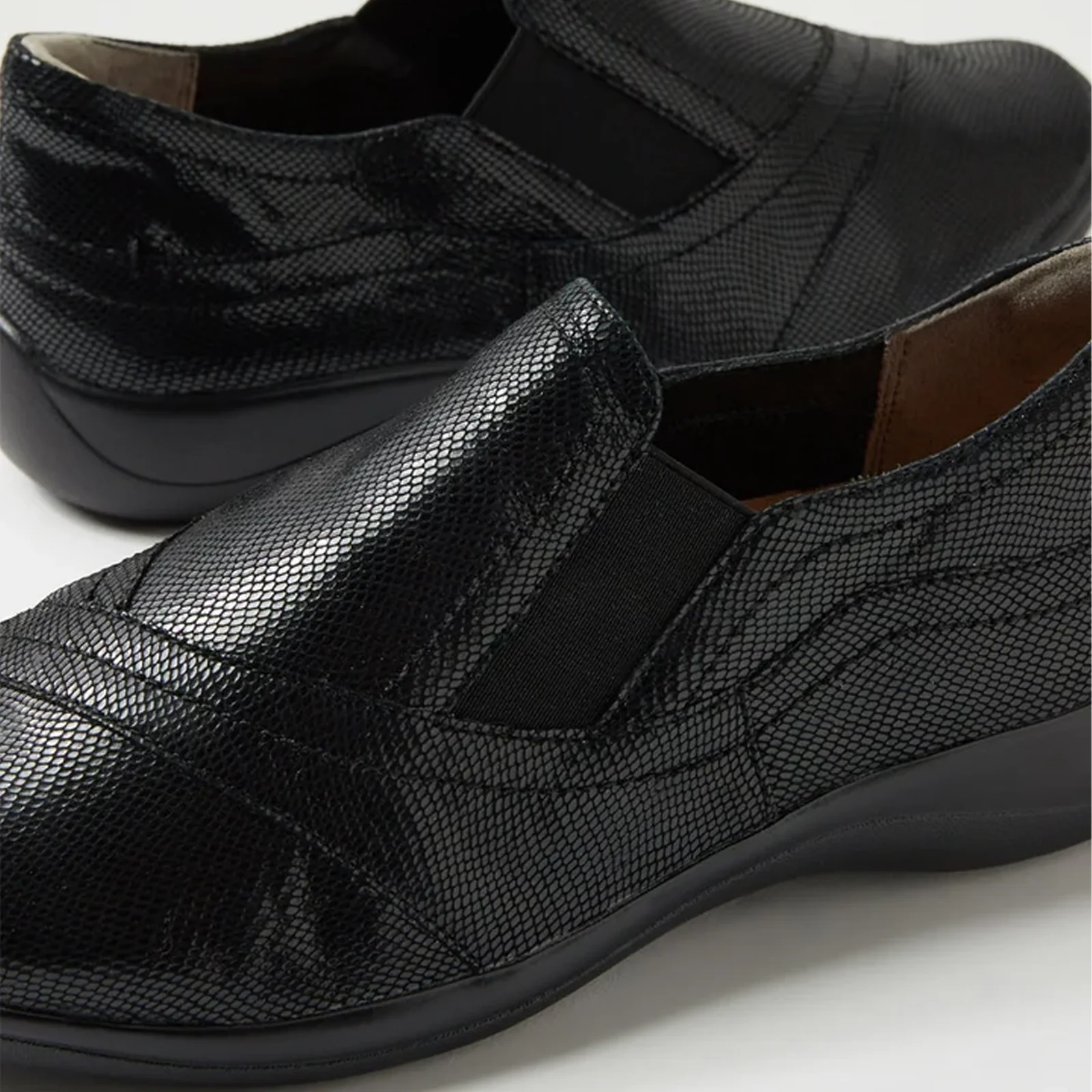 Ziera Java XF Slip On (Women) - Black Lizard Shine Leather - Image 5